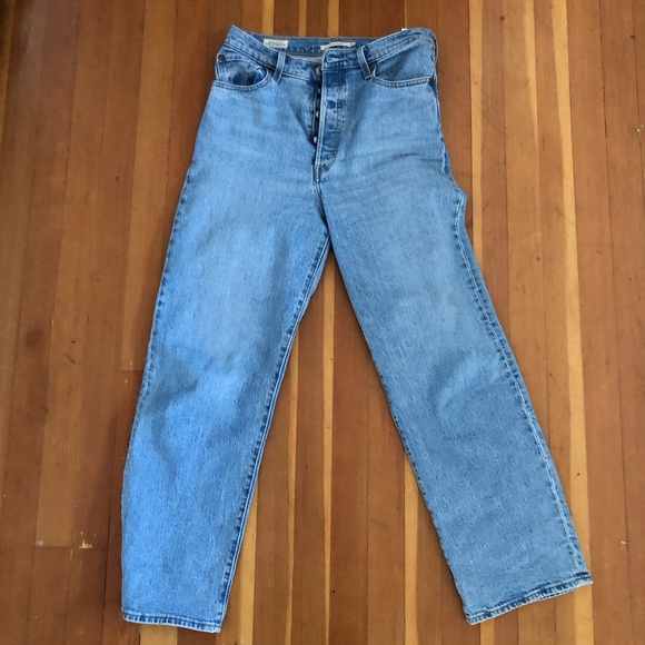 Levi’s Ribcage - Picture 1 of 2